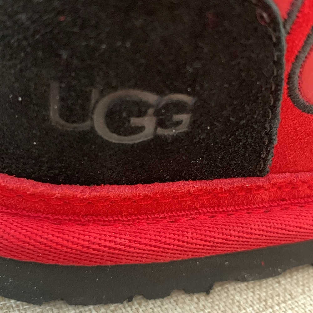 FINAL PRICE NWT UGG Suede Boots w/Fur Inside, Red/Black Leather Logo Laces 9/10 - Picture 10 of 11